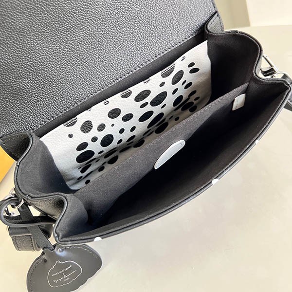 注目★LV ×草間彌生ポシェットメティス MM コピー ショルダーバッグ vuy11401代引きを販売