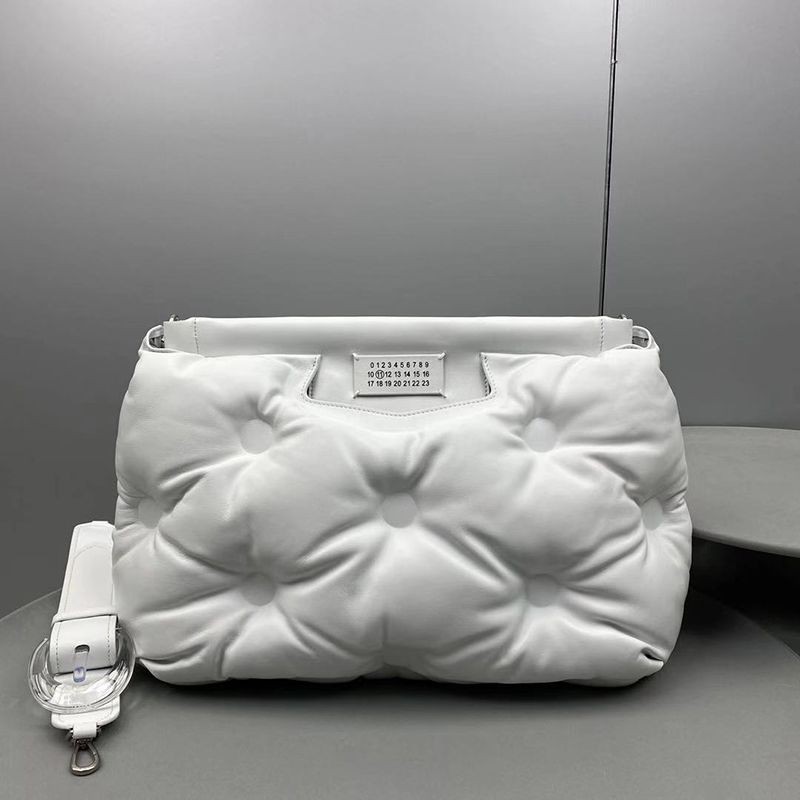 メゾンマルジェラ グラムスラム コピー バッグ MM6 トートバッグ ミディアム Glam Slam Mad42058通販