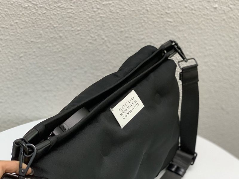 大人気!!新色メゾンマルジェラ グラムスラム コピー フラップ チェーンバッグ Mae79504高い品質