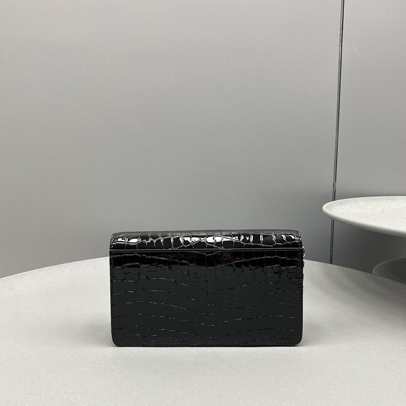 入手困難メゾンマルジェラ コピー クロコダイルプリントレザー チェーン ウォレット ショルダーバッグ Mak68036通販