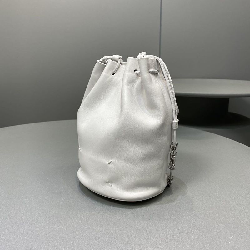 定番♦メゾンマルジェラ バッグ 偽物♦Tabi バケットバッグ Mam67438通販