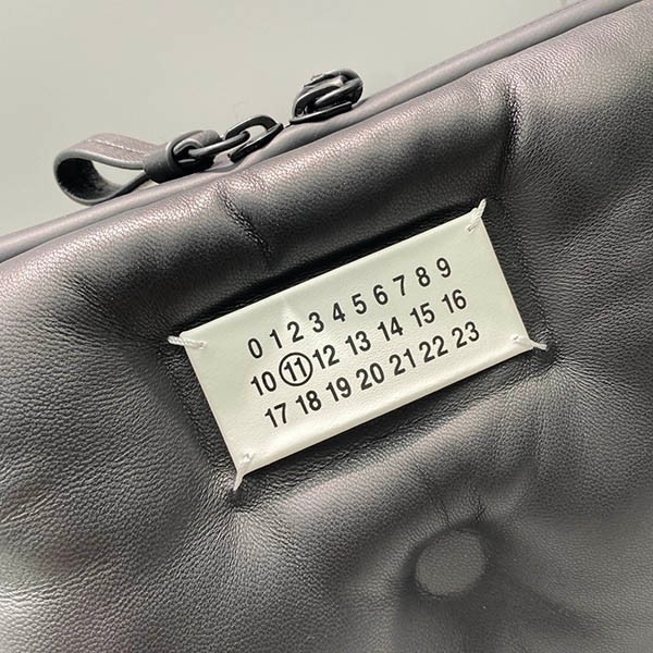 ブランドメゾン マルジェラ コピー グラム スラム バムバッグ / ブラック Mao42939人気