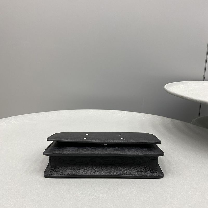 ★日本!!人気！メゾンマルジェラ レザー チェーン ウォレット コピー ショルダーバッグ Max63337高い品質