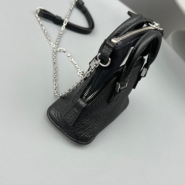 メゾン マルジェラ コピー 5AC Classique ベビー ショルダーバッグ SB3WG0025P44 信用第一N級品