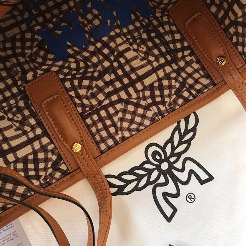 MCM コピー エムシーエム トートバッグ ヴィセトス Medium リバーシブル LIZショッパー mcb61935代引きを販売