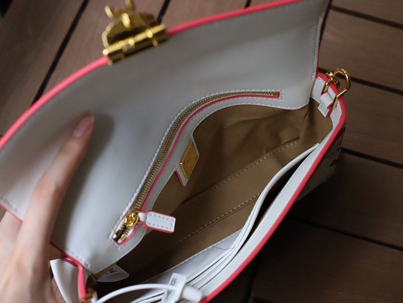 目を惹くカラー 人気 MCM コピークロスボディ ショルダーバッグ mcg75139品質保証