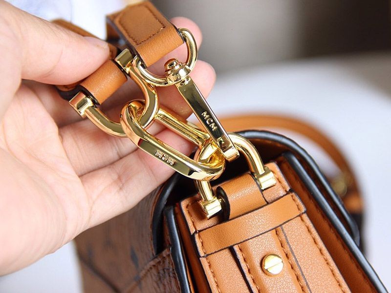 完売必至★MCM★エムシーエム バッグ コピー パトリシア ヴィゼトス レザーショルダーバッグ mcj23389N級品
