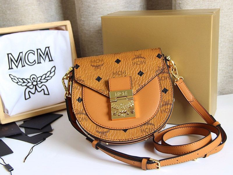 完売必至★MCM★エムシーエム バッグ コピー パトリシア ヴィゼトス レザーショルダーバッグ mcj23389代引きを販売