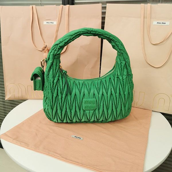 プレゼント最適 ミュウミュウ マテラッセ コピー Re-Nylon ホーボーバッグ myi51463N級品