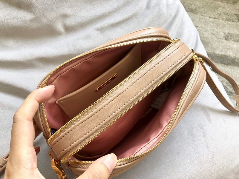 完売必至ミュウミュウ マトラッセ 偽物 レザー クロスボディバッグ mys27327最高級