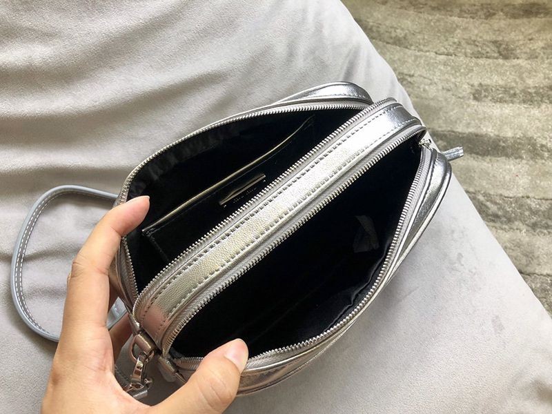 ☆超人気☆ミュウミュウ 偽物 マトラッセ レザー クロスボディバッグ myu31938代引きを販売
