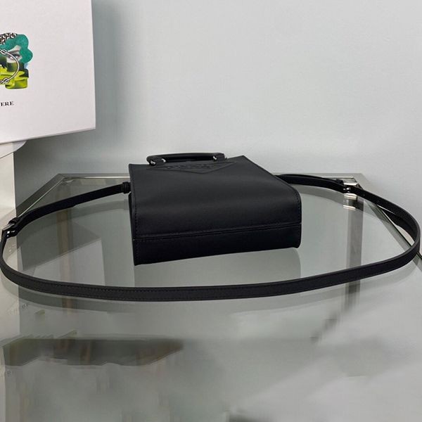 《大人気》プラダ スモールロゴ ショルダーバッグ スーパーコピー 1BA331VOOOASKF0009高い品質