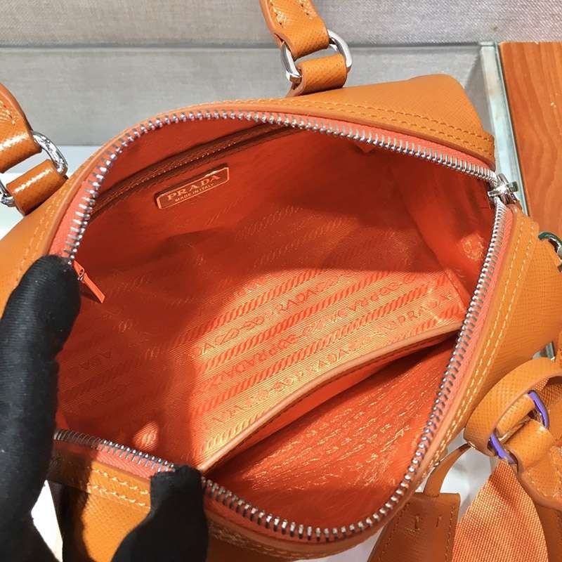 【人気商品】プラダ ショルダーバッグ コピー【追跡付】 puv31329代引きを販売