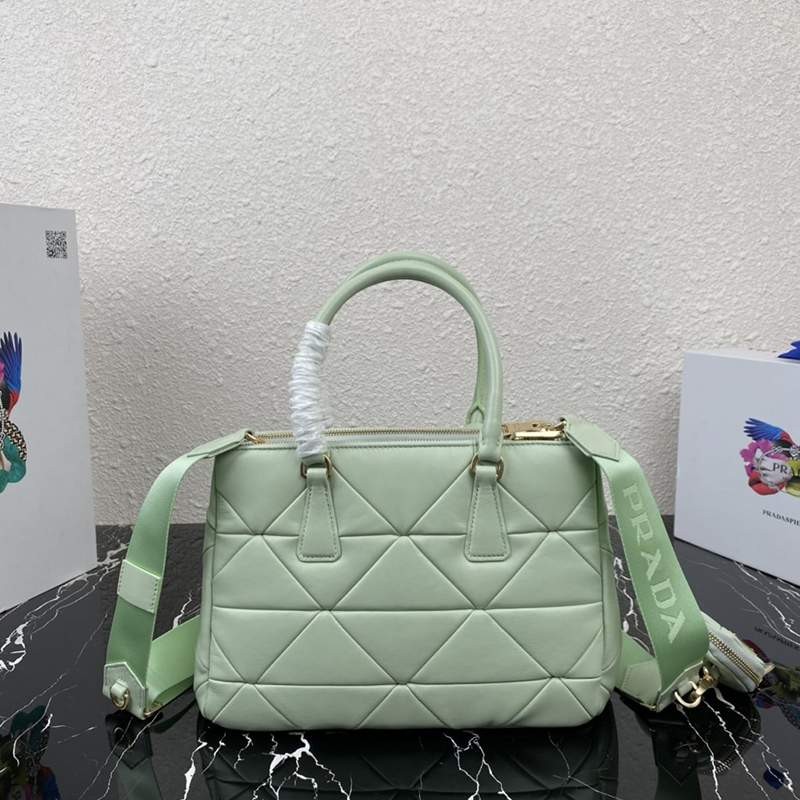 大人気!!新色 プラダ ショルダーバッグ ブランド激安 【追跡付】 puq87786通販
