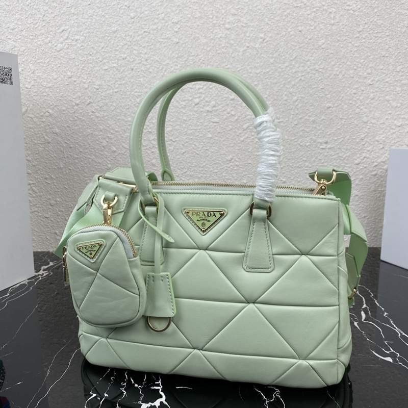 大人気!!新色 プラダ ショルダーバッグ ブランド激安 【追跡付】 puq87786N級品