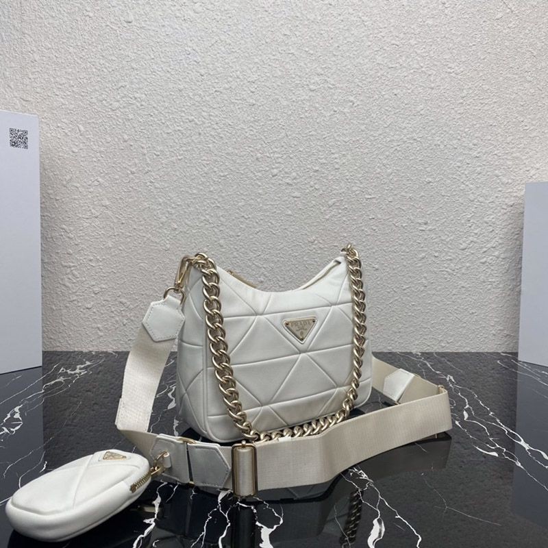 大人気!!最高級プラダ コピートライアングルロゴ付き シープファー ショルダーバッグ pur05387激安送料無料