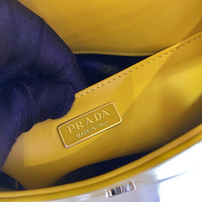 《大人気》プラダ★フラップ付きクレオショルダーバッグ コピー puy98195品質保証
