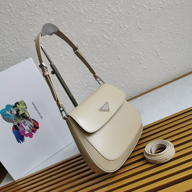 ★日本!!人気！プラダ★フラップ付きクレオショルダーバッグ コピー puf06475通販