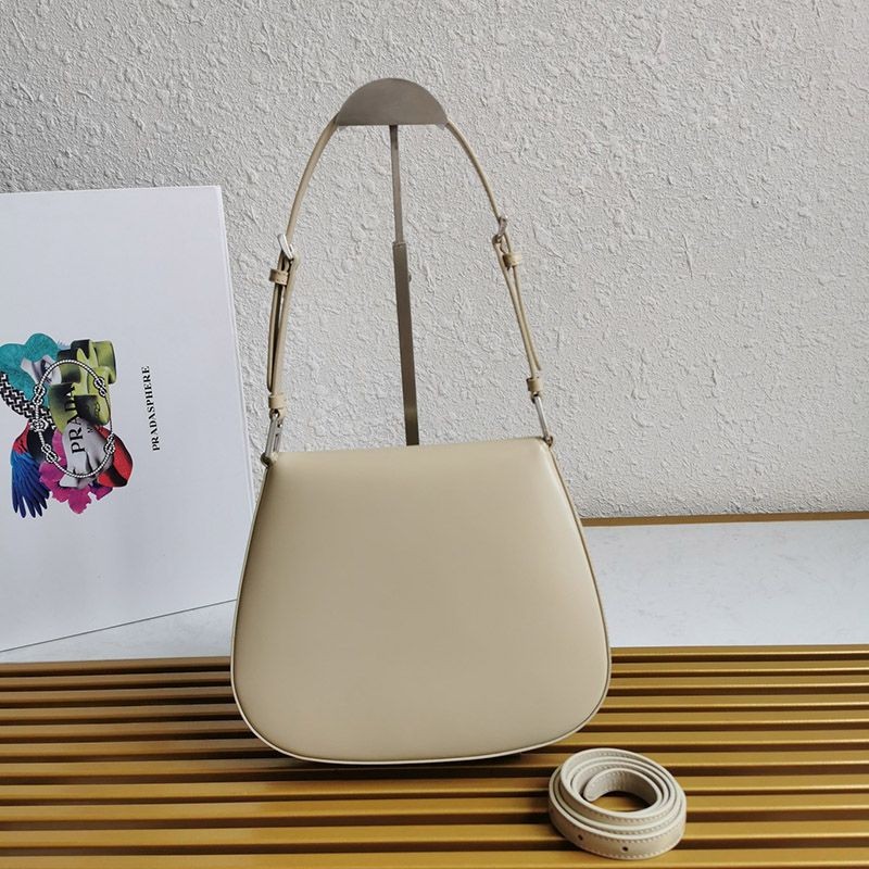 ★日本!!人気！プラダ★フラップ付きクレオショルダーバッグ コピー puf06475人気