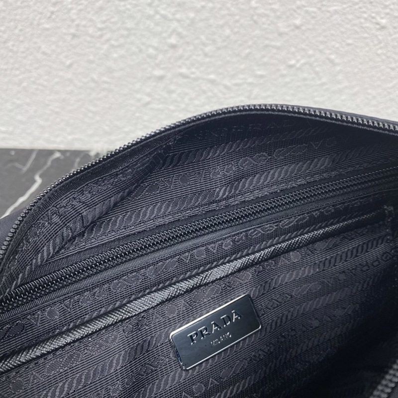 定番人気 プラダ 軽量ナイロンショルダーバックスーパーコピー puy71349品質保証