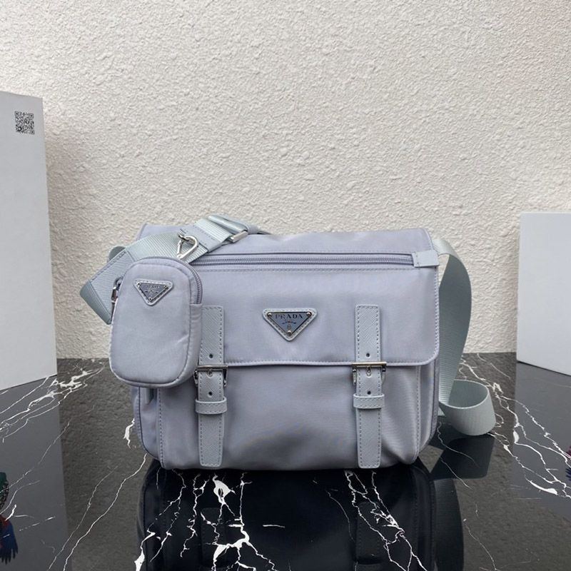 21-22AW ギフトに最適♪プラダ 最高級ナイロンショルダーバック♪ puq43546