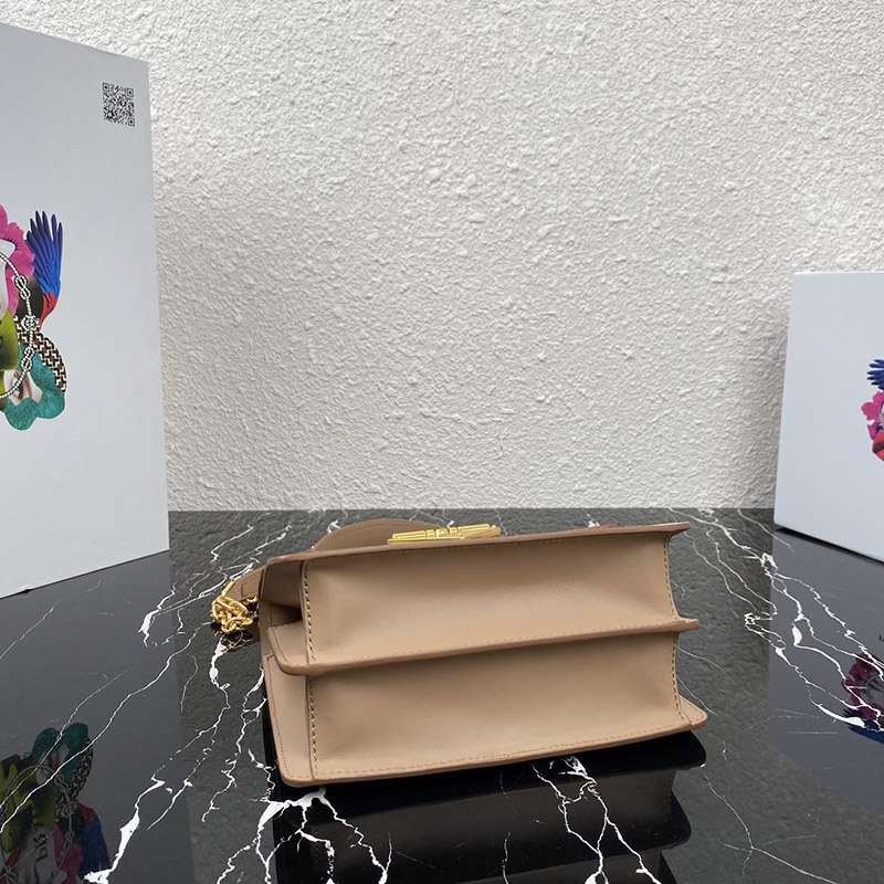入手困難 プラダ ショルダーバッグ スーパーコピーN級品 puh99062人気