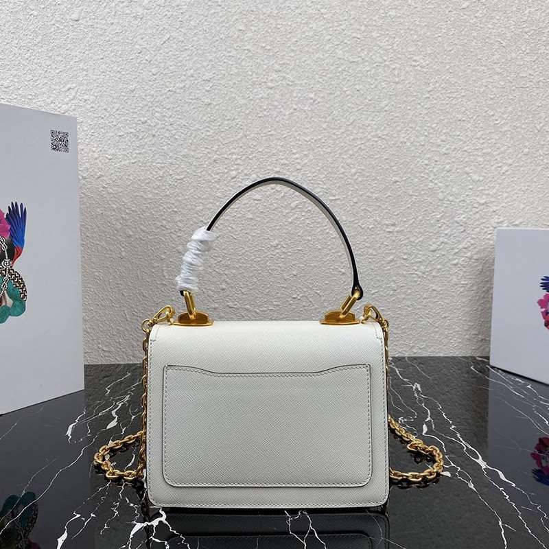 稀少 新作 プラダ コピーショルダーバッグ pua82734通販