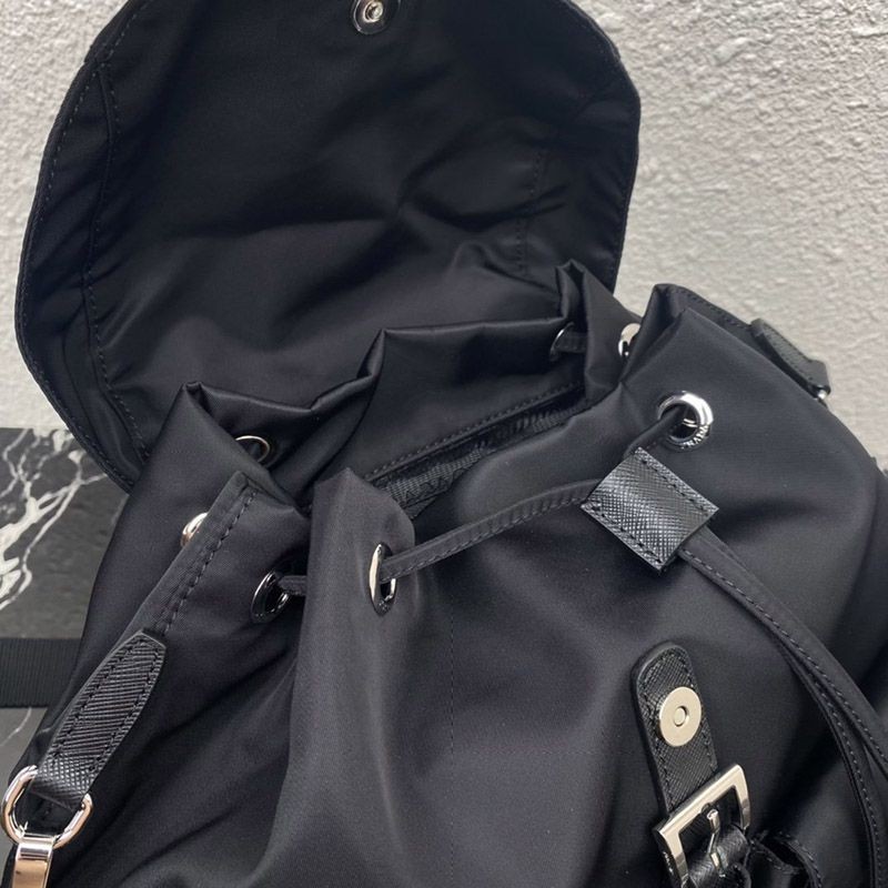 21AW新作 人気☆プラダ リュック ヴェーラ ナイロン 偽物 pux53056代引きを販売