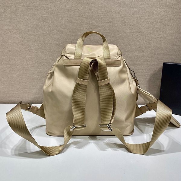 世界中で大人気♪プラダ Re-Nylon ミディアム バックパック コピー 1BZ811RV44F0F24激安送料無料