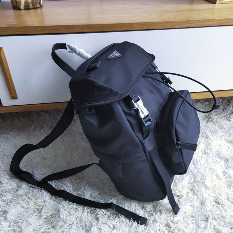 プラダ 限定希少 ナイロンサフィアーノバックパック 2BZ0390通販