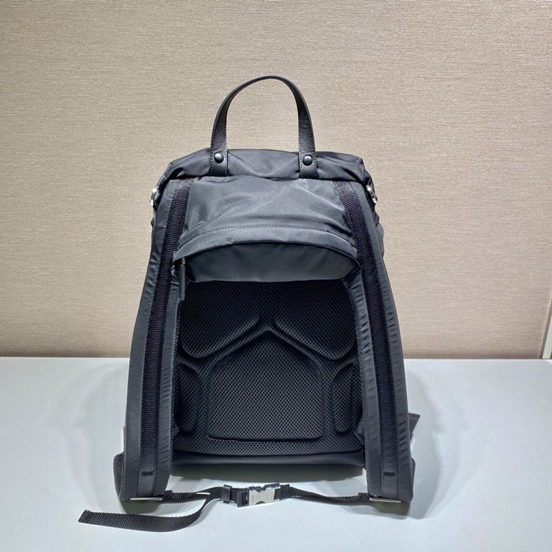プラダ新作【ナイロンサフィアーノバックパック偽物】 2VZ135A激安送料無料