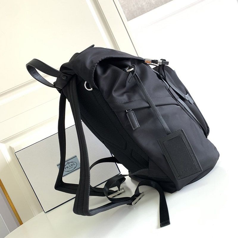 大人気!プラダ新作【ナイロンサフィアーノバックパック コピー】 2VZ135973通販