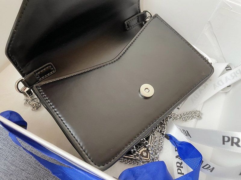 大人気♪プラダレザーショルダーバッグ 【追跡付】 puw94915代引きを販売