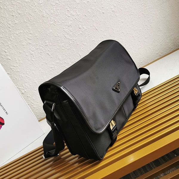 プラダ ショルダーバッグ 偽物 Re-Nylon クロスボディ pub97740通販