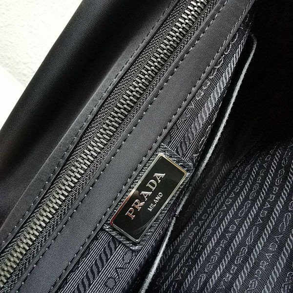 プラダ ショルダーバッグ 偽物 Re-Nylon クロスボディ pub97740N級品