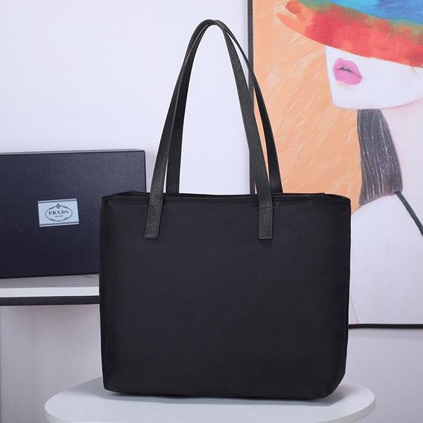 一目惚れ♪プラダ Re-Nylon トートバッグ コピー レザー ロゴ puc09442激安送料無料