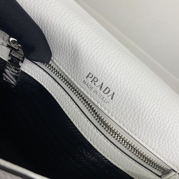 すぐ届 プラダ レタリングロゴ レザー ショルダーバッグ コピー puc97248代引きを販売