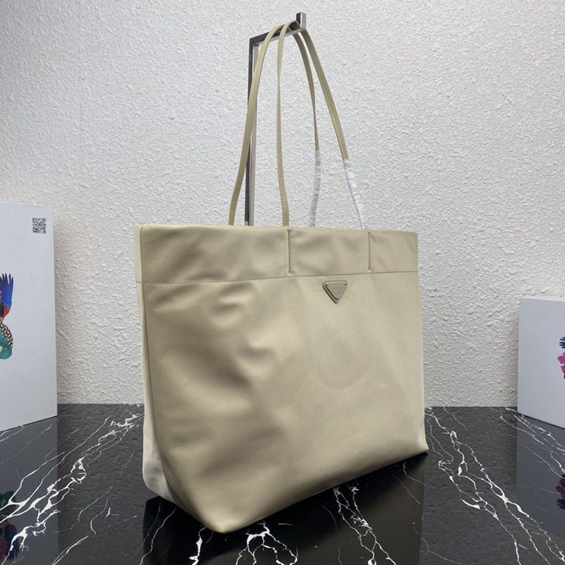 一目惚れ♪限定希少【プラダ】Re Nylon サフィアーノレザー トートバッグ pud94246通販