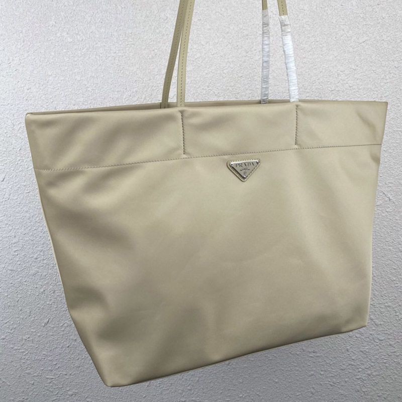 一目惚れ♪限定希少【プラダ】Re Nylon サフィアーノレザー トートバッグ pud94246代引きを販売