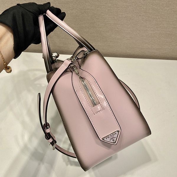 ☆超人気☆プラダ コピー スモール ブラッシュドレザー ハンドバッグ puf03759高い品質