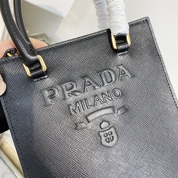 ☆超人気☆お洒落に♪プラダ レザー ショルダーバック スーパーコピーN級品 puf94585人気