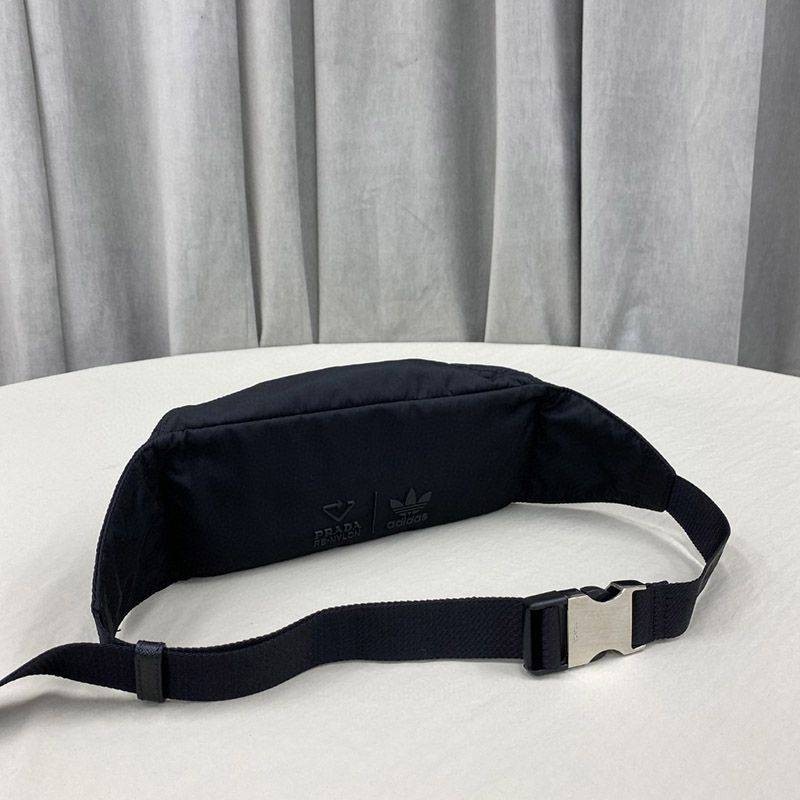 日本未入荷ブラック×アディダス コピー コラボベルトパック pug57127通販