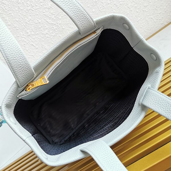 人気急上昇プラダ コピー ミディアム レザー ロゴ トートバッグ 1BG384 puh47008最高級