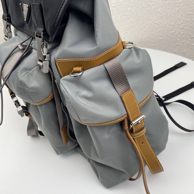 世界中で大人気♪プラダ 偽物☆テクニカルファブリックサフィアーノレザー バックパック puh47642高い品質