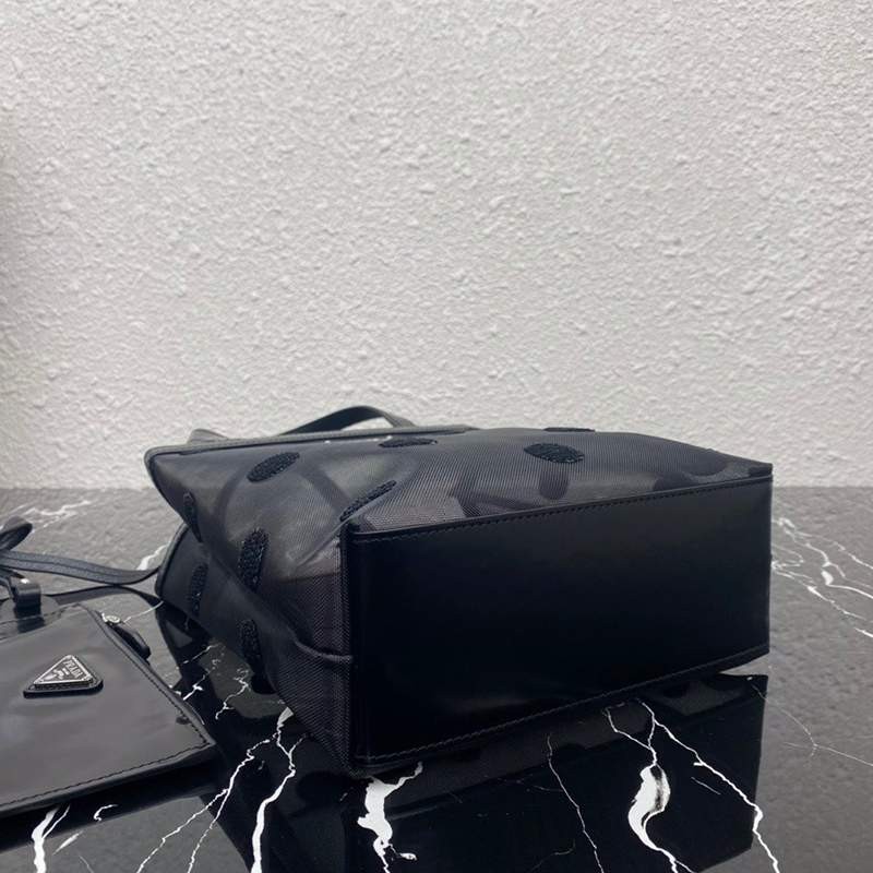 大人気!!ギフトに最適♪プラダ ナイロン ショルダーバック コピー pui28685高い品質