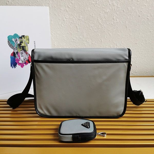 お洒落 プラダ ショルダーバッグ コピー Re-Nylon クロスボディ puj95021高い品質