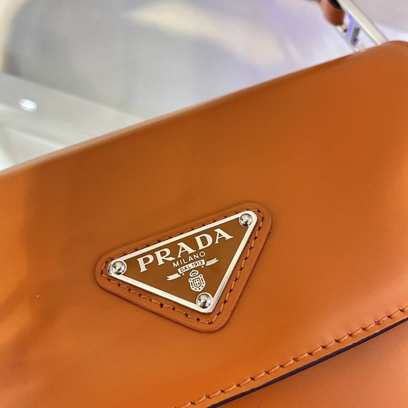 一目惚れ♪ プラダ★フラップ付きクレオショルダーバッグ コピー pum78855N級品