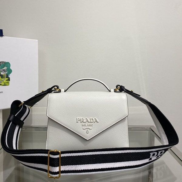 超話題!プラダ モノクローム サフィアーノ レザー バッグ コピー puo64777通販