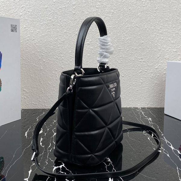 注目★プラダ ロゴ ハンドバッグ ショルダーバッグ コピー puq26310激安送料無料
