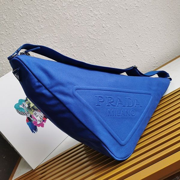 21-22AW プラダ トライアングル キャンバスバッグ 偽物 puq32331激安送料無料